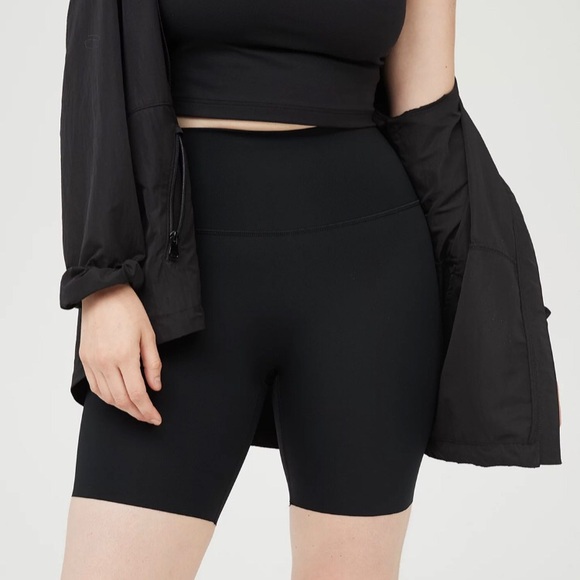 Aerie Offline Goals Hi-Rise Bike Shorts - Picture 1 of 11